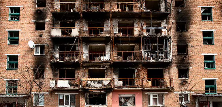 Why Homeowners Choose Us to Sell Their Distressed Homes in Queens